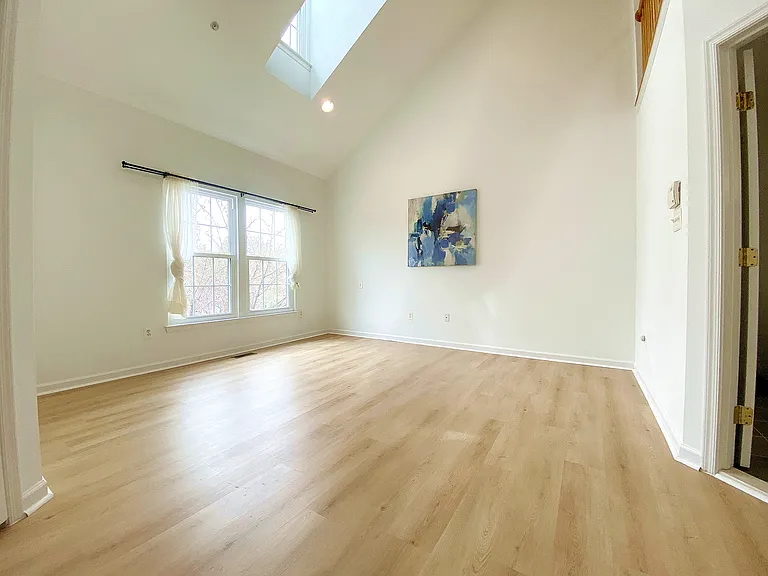 710 Market St E — Photo 21