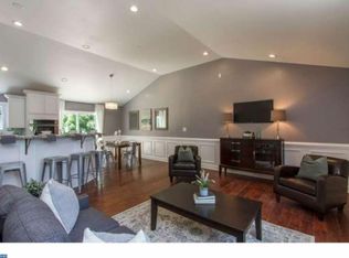 8738 Old Line Rd, Philadelphia, PA 19128