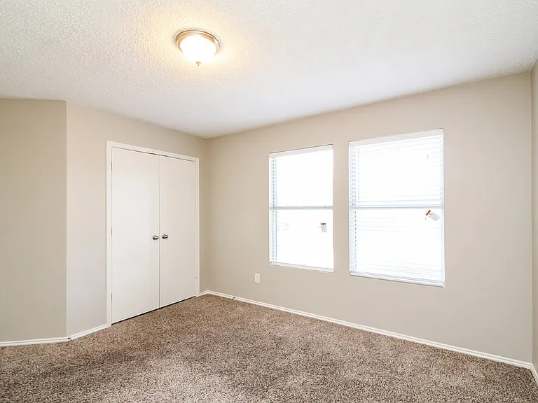 717 Lovern St — Photo 11