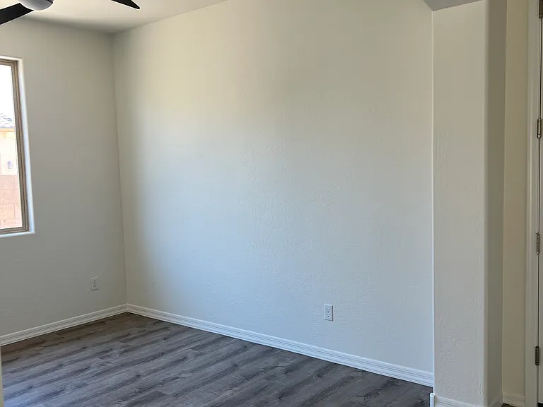 2901 E Iris Dr — Photo 20