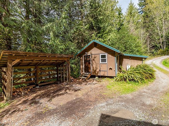 3rd image of 2085 Butler Creek Road