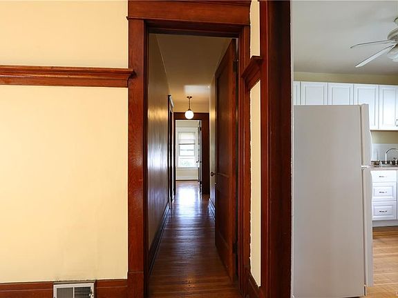 4th image of 38 Norwalk Ave