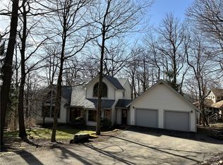 2305 S Ridge Way, Hidden Valley, PA 15502
