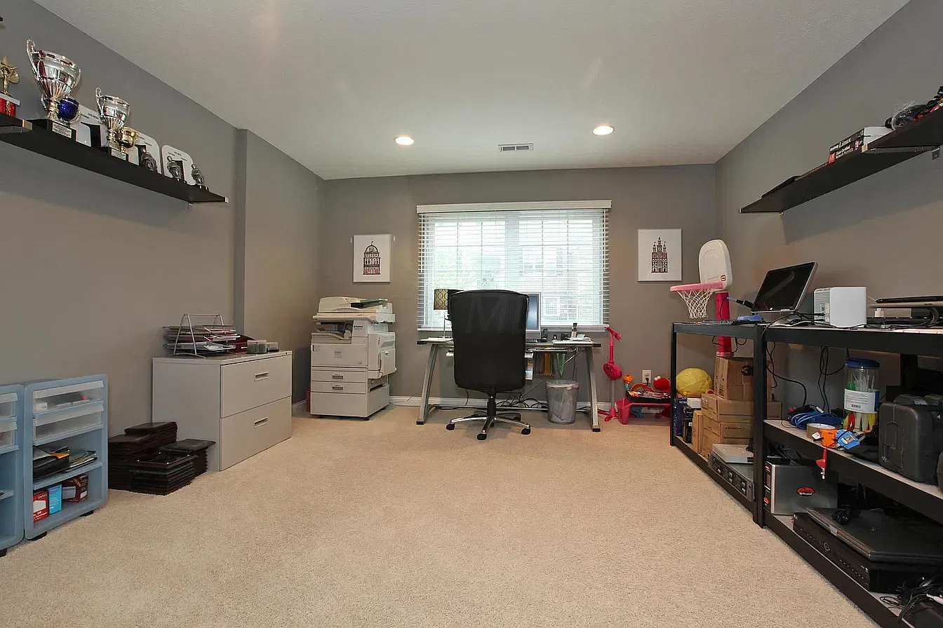 3 bed, 3.5 bath, 2344 sqft, $2,775 — Photo 4
