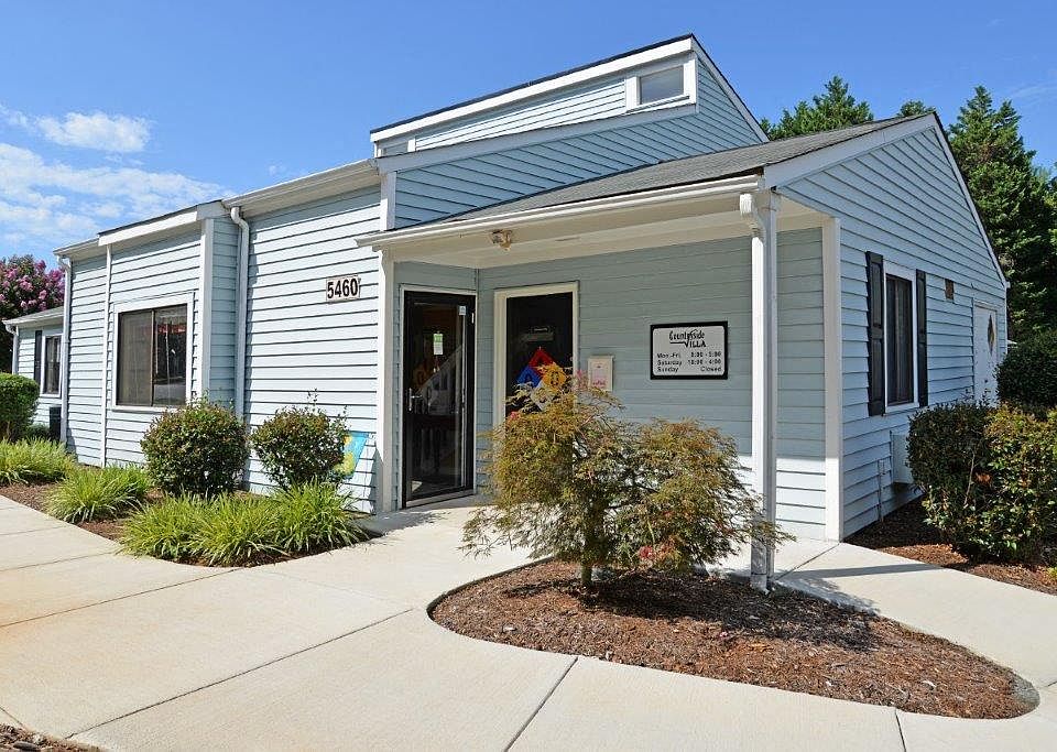 Leasing Entrance at Countryside Villa