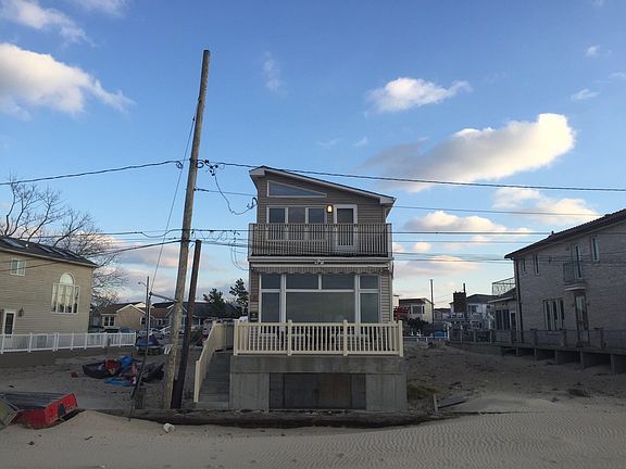2nd image of 25 Bayside