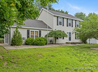 11129 Creekside Dr, Allendale, MI 49401