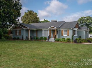 806 S Point Rd, Belmont, NC 28012