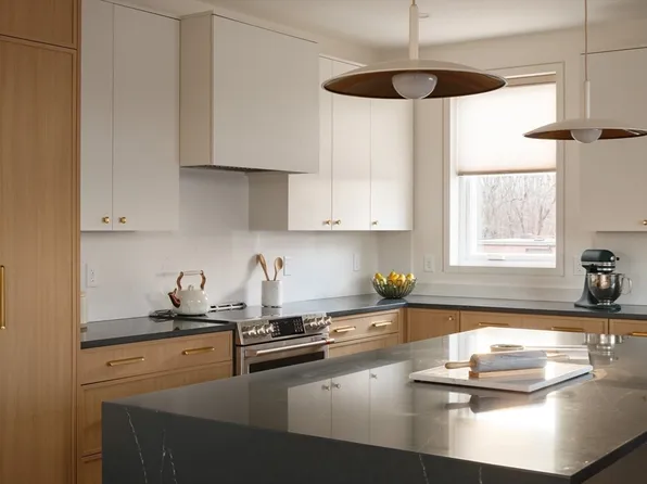 17 Smith Pl, Cambridge, MA 02138