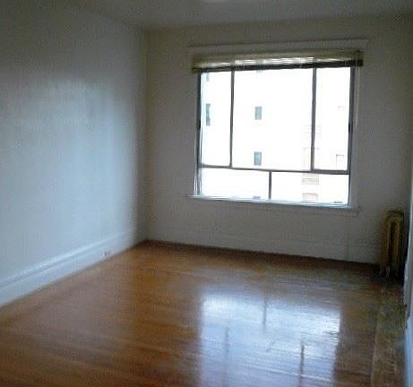 2nd image of 955 Bush St APT 206