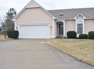 128 SE Ridgeview Ct, Lees Summit, MO 64063