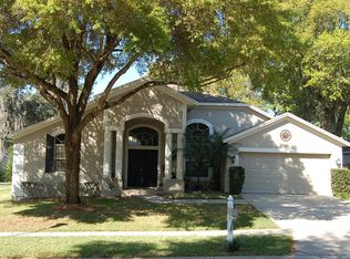 1917 River Crossing Dr, Valrico, FL 33596