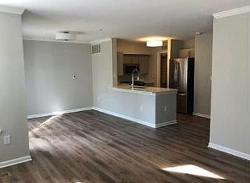3rd image of 1155 Preserve Ave APT 105