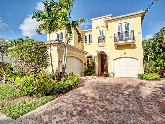 Home For Sale In The Oaks