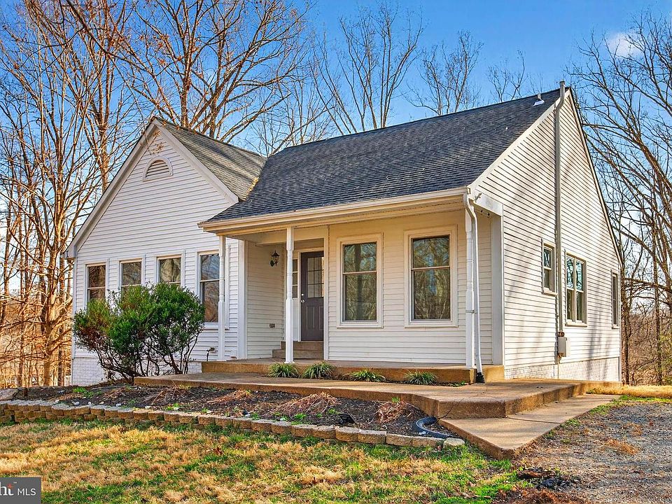 1st image of 8 Ridgeview Cir