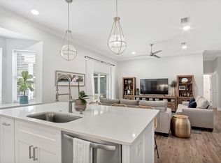 76 W Surfside Dr, Pt Washington, FL 32459