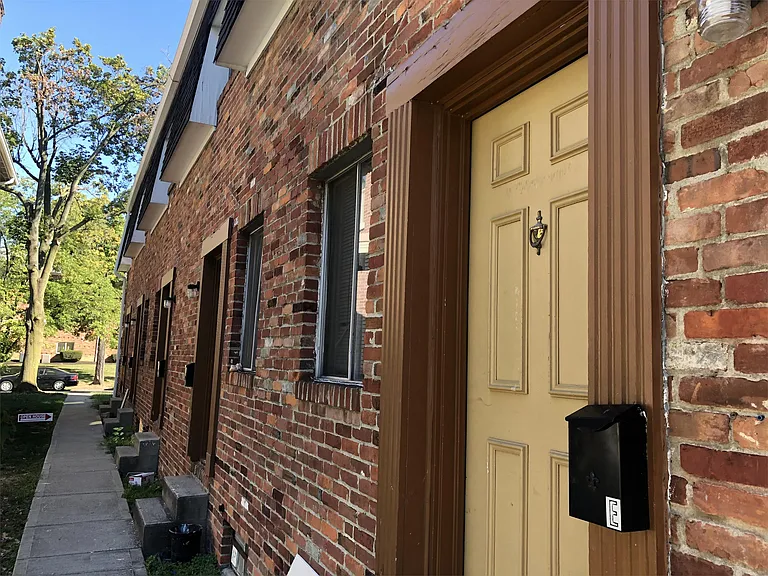 215 E Lane Ave #C — Photo 9