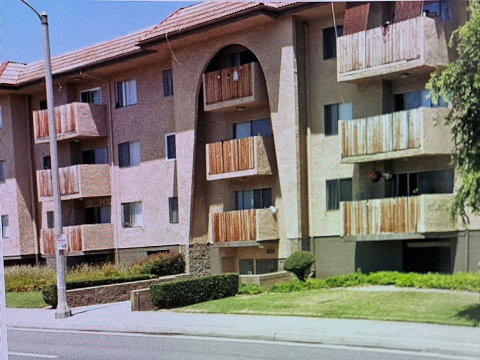 Building Photo 3