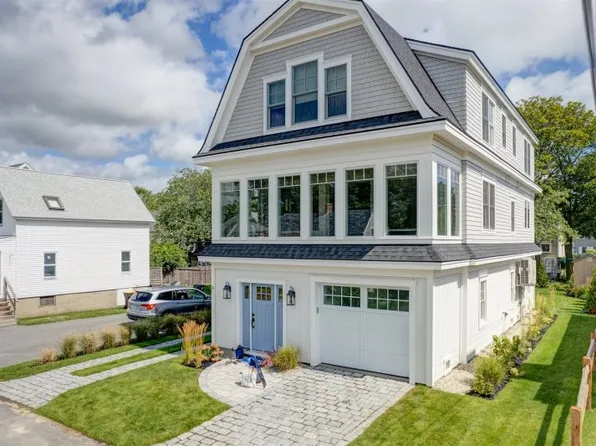 8 Avenue 2, Scarborough, ME 04074