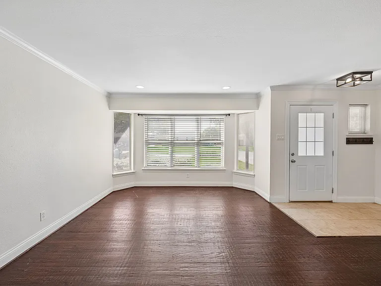 8618 Lockhaven Dr — Photo 5