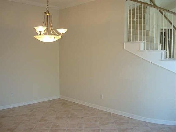 4th image of 1004 Clear Lake Ct