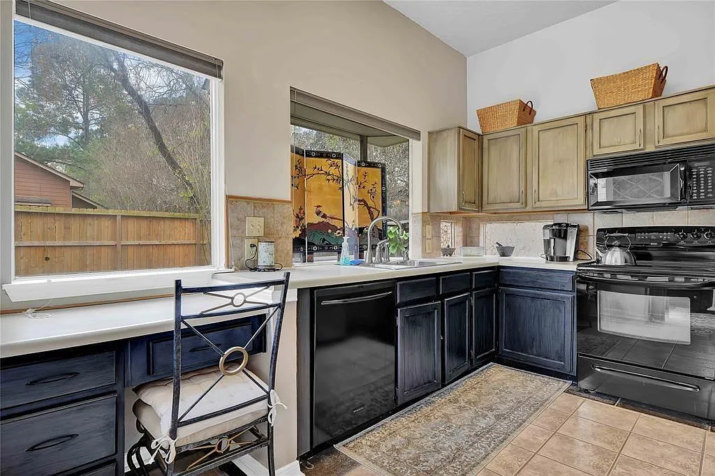 2 bed, 2.0 bath, 1100 sqft, $2,000 — Photo 3