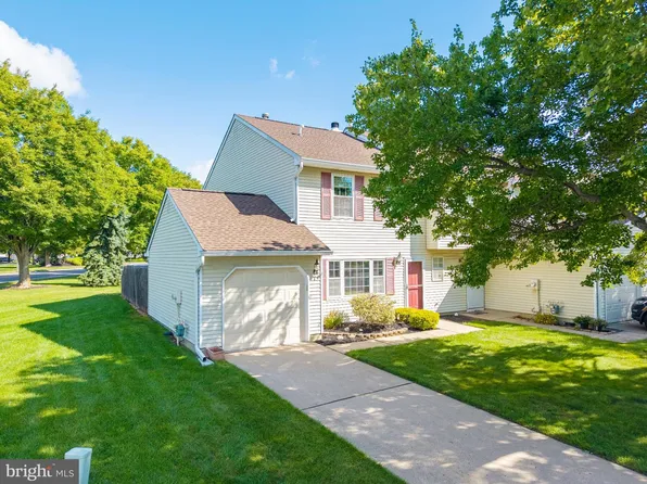 7 Norfolk Ct, Bordentown, NJ 08505