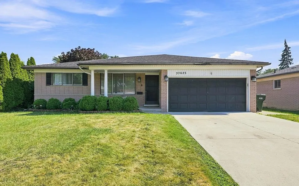 3 bed, 2642 sqft, $2,500 — Photo 1