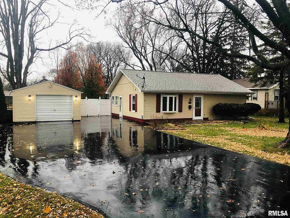1st image of 1626 Bateman St