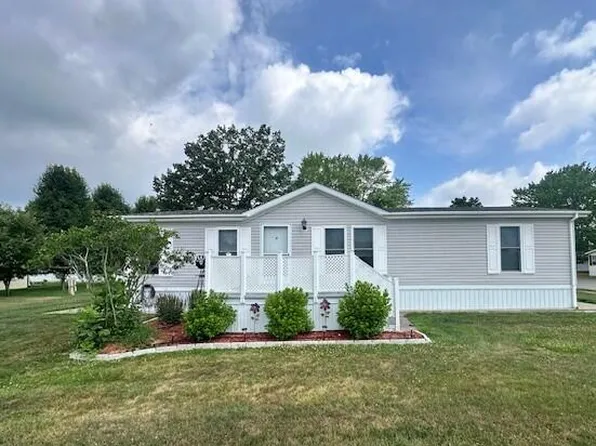 5 Cottonwood Ave NE, Cedar Springs, MI 49319