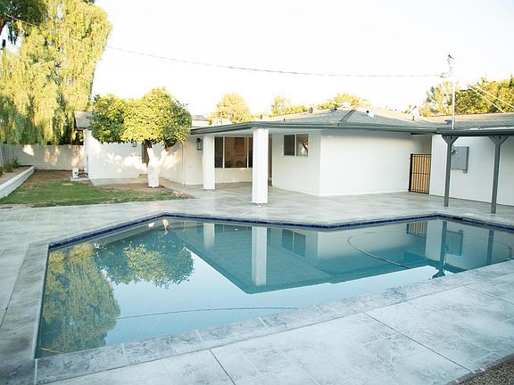 5th image of 260 E Sierra Vista Dr
