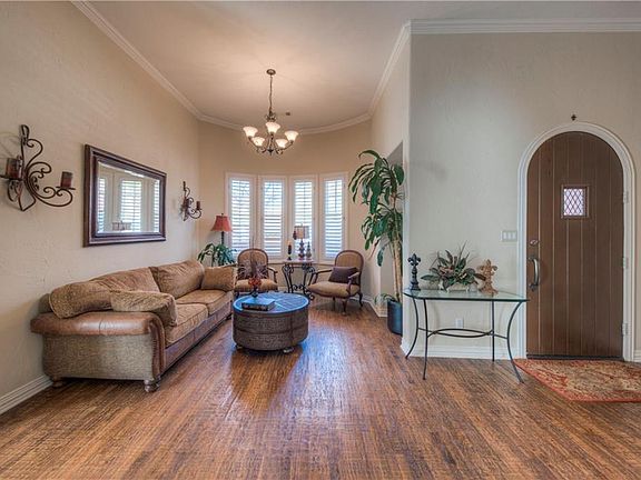 3rd image of 647 Glen Lakes Dr