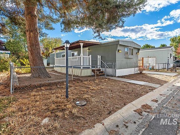 3rd image of 701 Monte Vista Dr Trailer 32
