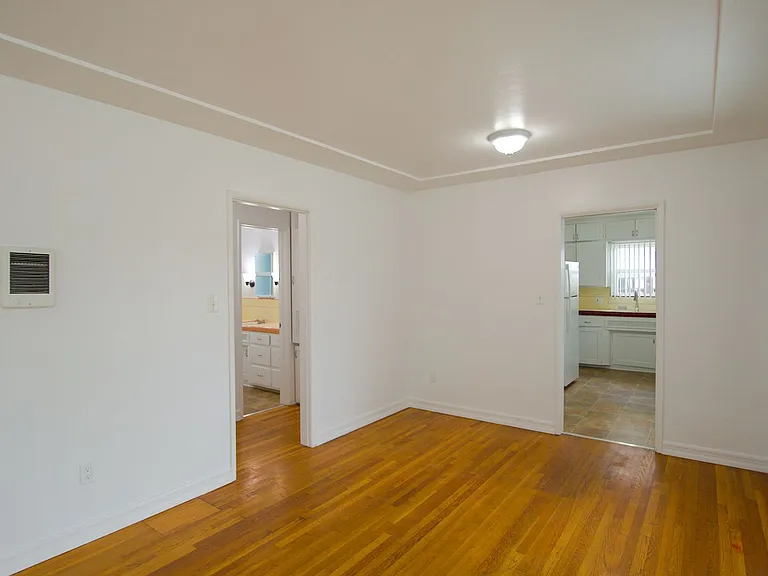 170-170 1/2 Garret Avenue — Photo 3