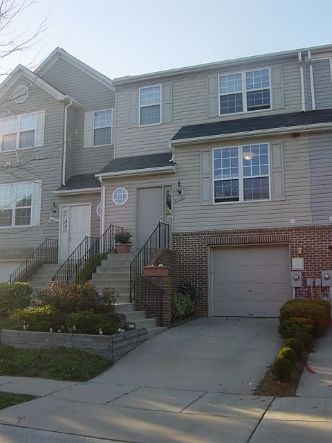 Elegant Garage Townhome
