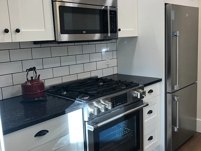 345 NW Columbia St #1 — Photo 12