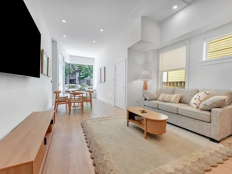 955B Nicola St — Photo 32