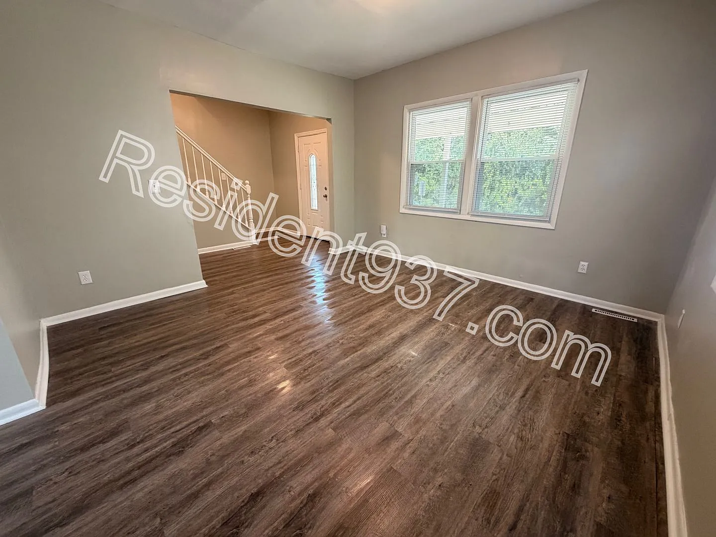 Spacious 3 Bed 2 bath Home — Photo 4