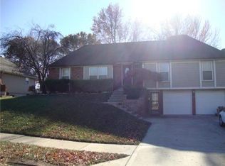 2101 NE 67th St, Gladstone, MO 64118