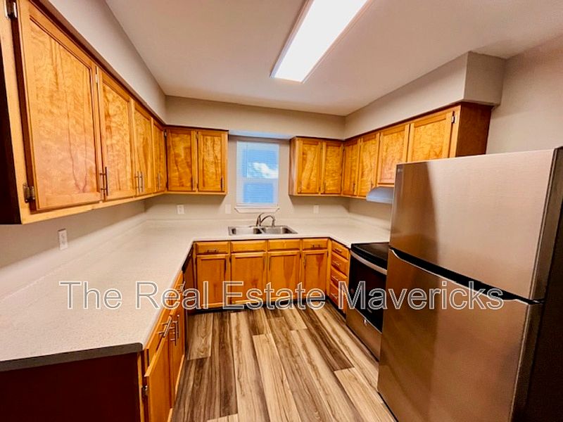 1st image of 131 Pace Dr Unit D6