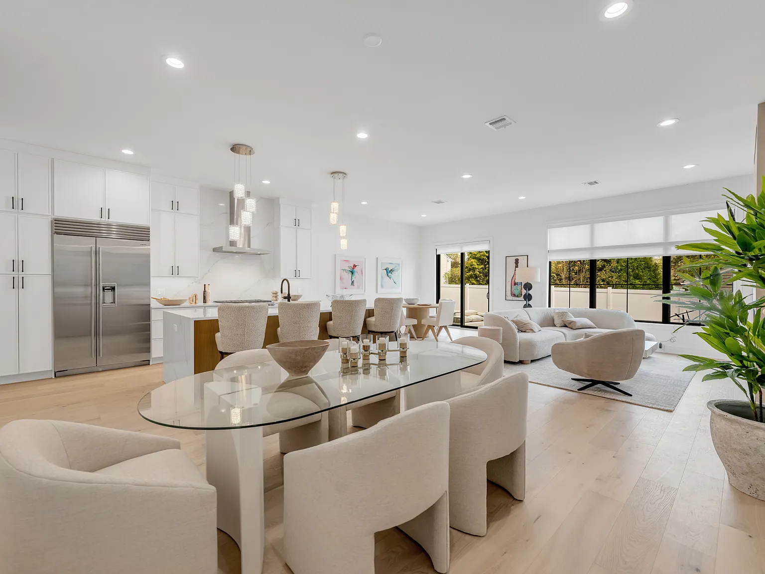 3 bed, 3.5 bath, 5000 sqft, $9,500 — Photo 3