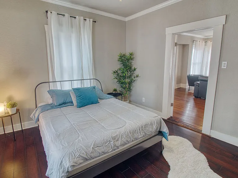 1629 W Woodlawn Ave — Photo 21