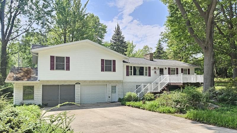 1st image of 539 Cove Dr