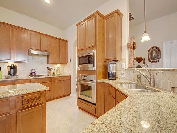 5th image of 661 Ledge Stone Dr