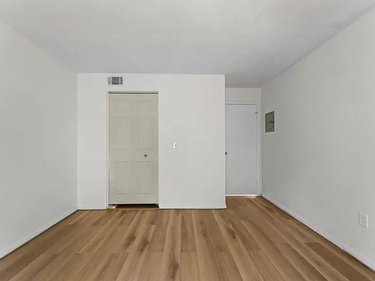 7 Shadowbrook Ln #34 — Photo 11