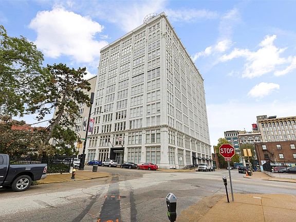 2nd image of 1501 Locust 1003
