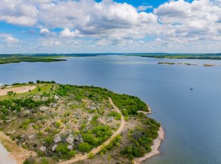 909 Clearwater Ct, Graford, TX 76449
