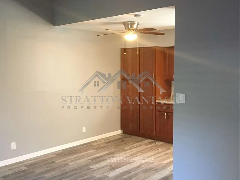 852 N Stapley Dr — Photo 7