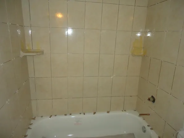 103 Gardens Dr APT 103, Pompano Beach, FL 33069