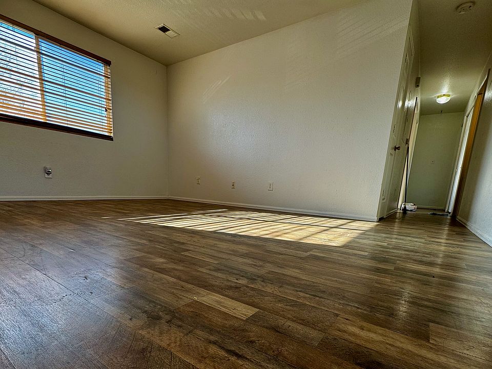 Wonderful living space, very large!